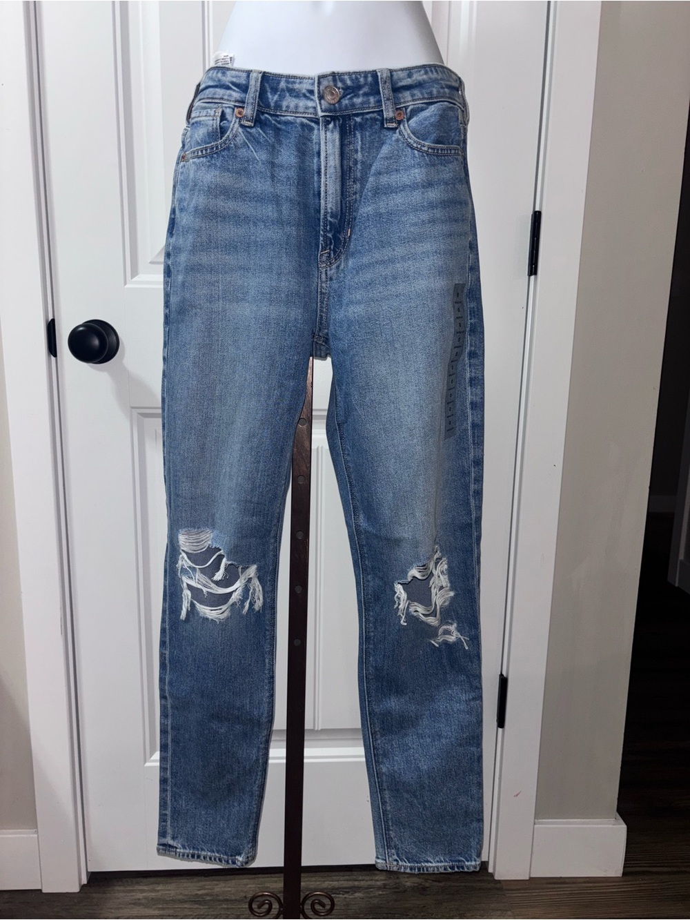 NWT American Eagle Outfitters Light Blue Distressed Mom High-Rise Jeans